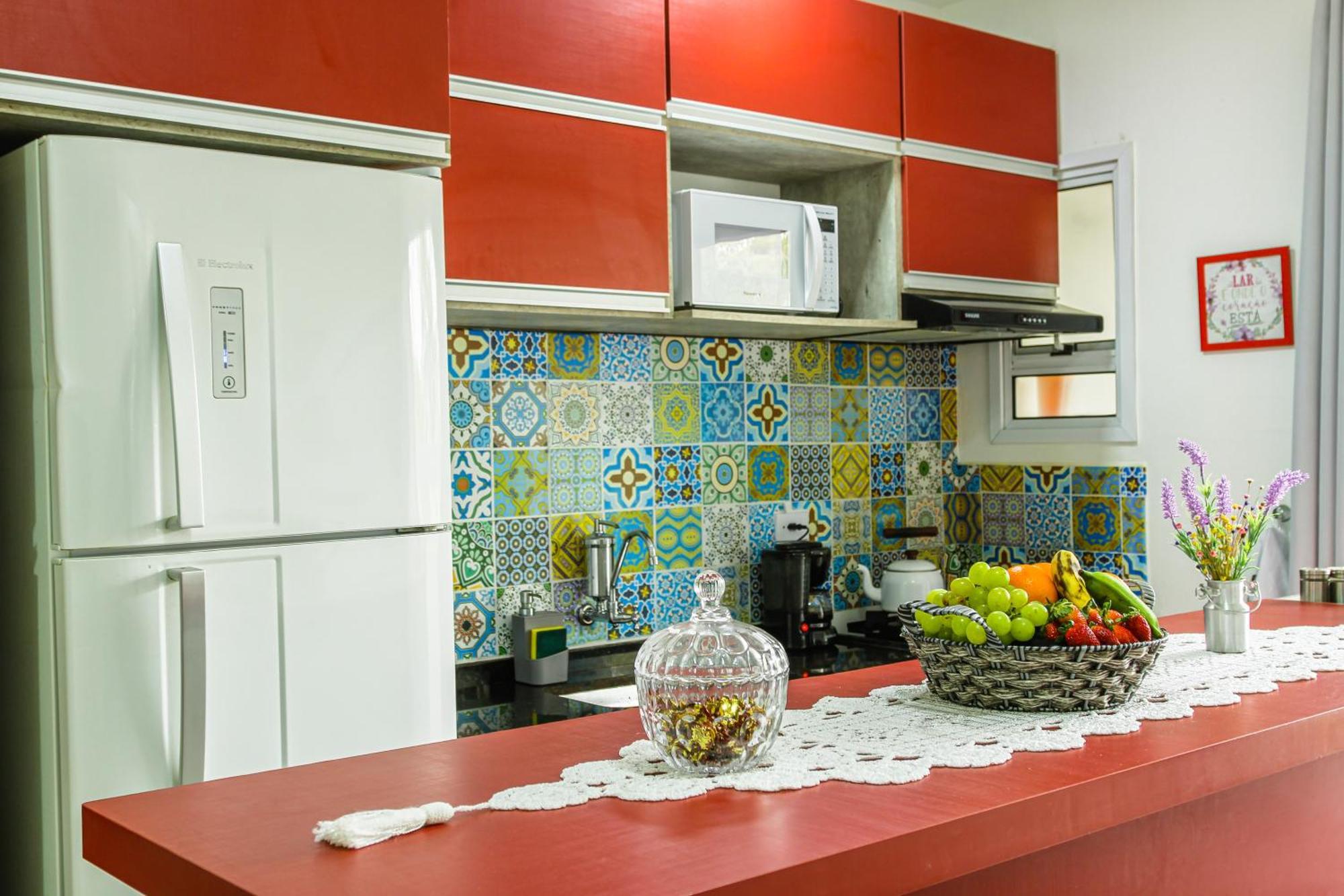 Aptº 2 Quartos Com Varanda, 400 M Da Praia, Em Com Piscinas, Sala, Smart Tv, Sofa Cama, Com 2 Banheiros, Cozinha Planejada Completa, Wi-fi 200 Mbps, Ares-condicionados, Churrasqueira, Maquina De Lavar E Tanque, Estacionamento, Portaria
