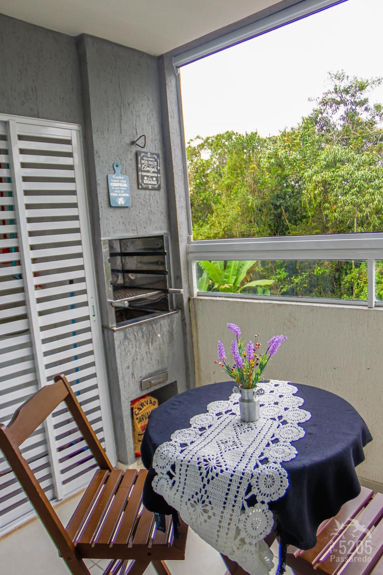 Apartment Aptº 2 Quartos Com Varanda, 400 M Da Praia, Em Com Piscinas, Sala, Smart Tv, Sofa Cama, Com 2 Banheiros, Cozinha Planejada Completa, Wi-fi 200 Mbps, Ares-condicionados, Churrasqueira, Maquina De Lavar E Tanque, Estacionamento, Portaria *