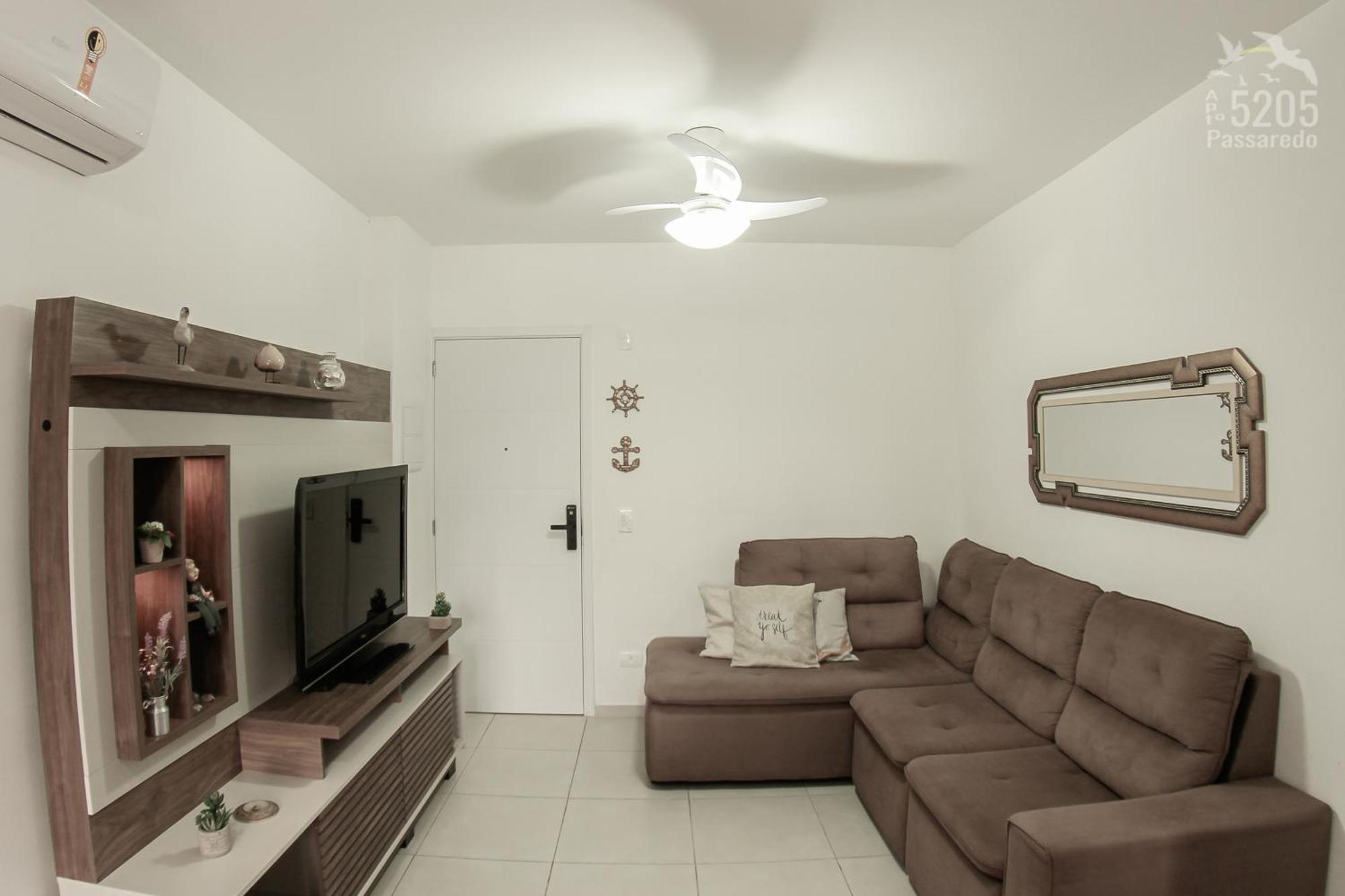 Aptº 2 Quartos Com Varanda, 400 M Da Praia, Em Com Piscinas, Sala, Smart Tv, Sofa Cama, Com 2 Banheiros, Cozinha Planejada Completa, Wi-fi 200 Mbps, Ares-condicionados, Churrasqueira, Maquina De Lavar E Tanque, Estacionamento, Portaria * Ubatuba