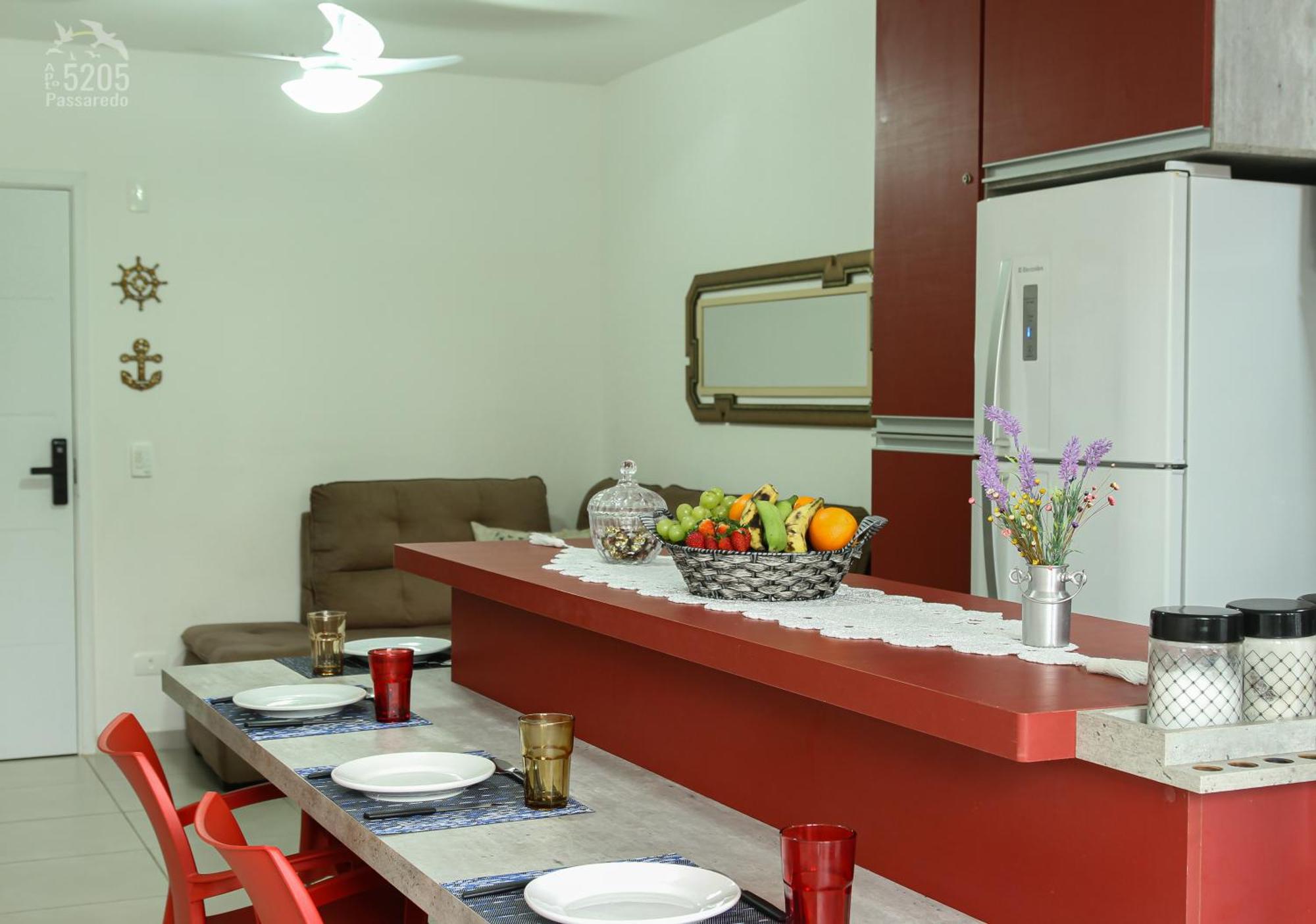 Aptº 2 Quartos Com Varanda, 400 M Da Praia, Em Com Piscinas, Sala, Smart Tv, Sofa Cama, Com 2 Banheiros, Cozinha Planejada Completa, Wi-fi 200 Mbps, Ares-condicionados, Churrasqueira, Maquina De Lavar E Tanque, Estacionamento, Portaria Apartment *