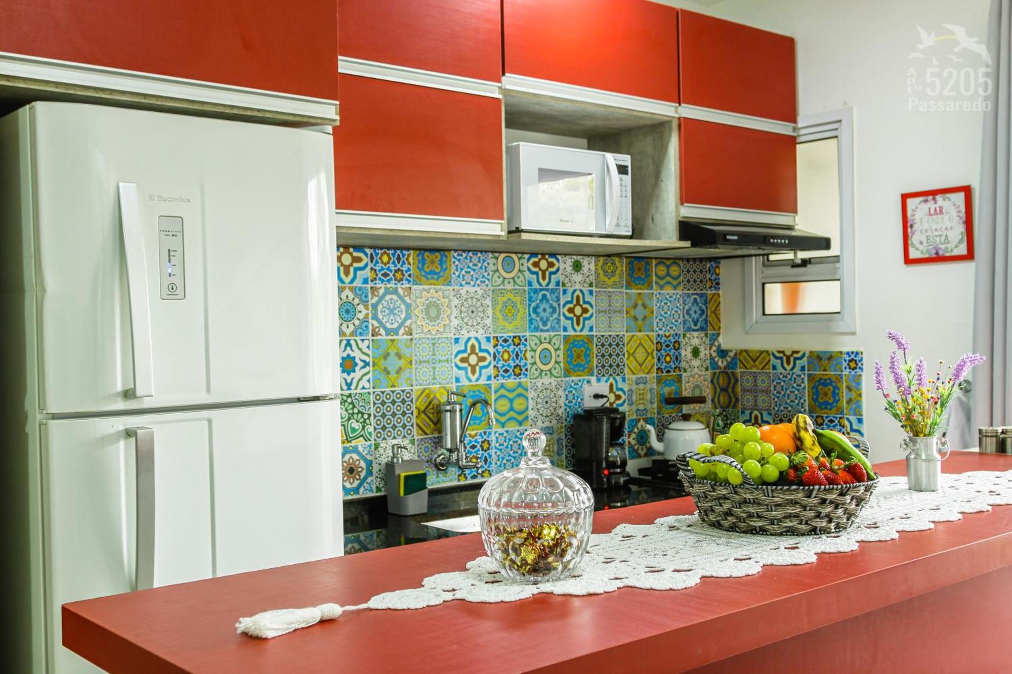 Apartment Aptº 2 Quartos Com Varanda, 400 M Da Praia, Em Com Piscinas, Sala, Smart Tv, Sofa Cama, Com 2 Banheiros, Cozinha Planejada Completa, Wi-fi 200 Mbps, Ares-condicionados, Churrasqueira, Maquina De Lavar E Tanque, Estacionamento, Portaria *