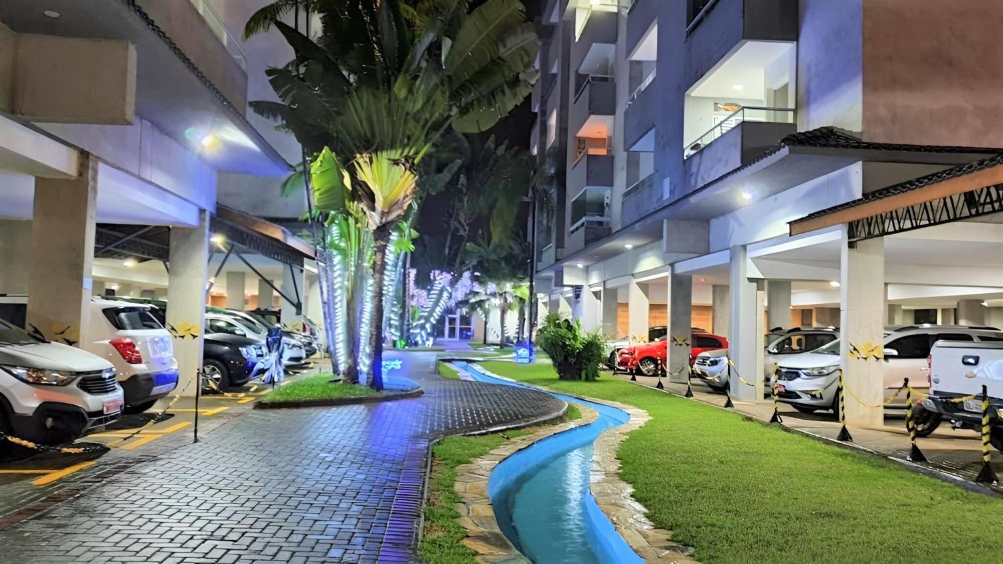 Aptº 2 Quartos Com Varanda, 400 M Da Praia, Em Com Piscinas, Sala, Smart Tv, Sofa Cama, Com 2 Banheiros, Cozinha Planejada Completa, Wi-fi 200 Mbps, Ares-condicionados, Churrasqueira, Maquina De Lavar E Tanque, Estacionamento, Portaria * Ubatuba