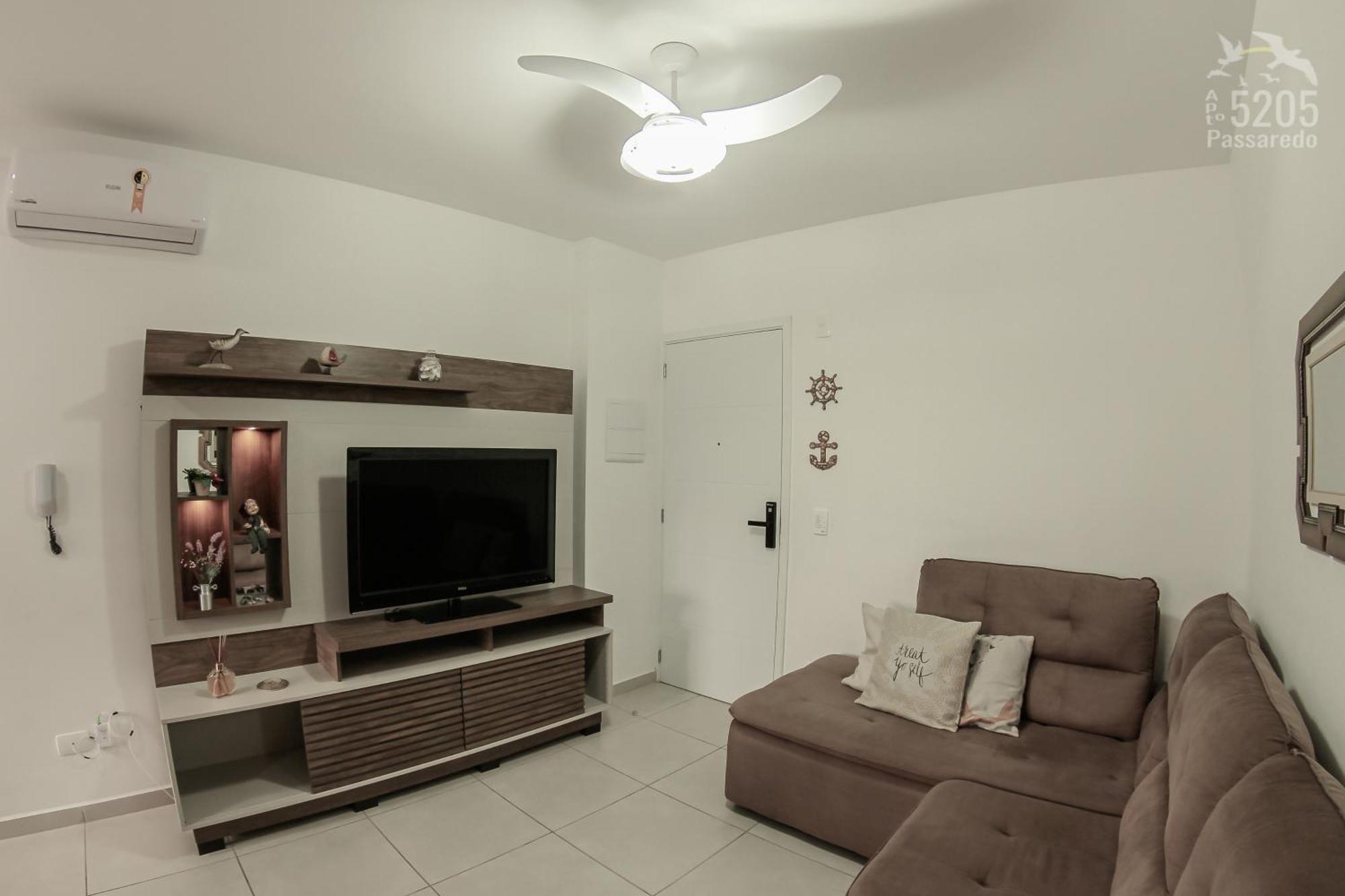 Aptº 2 Quartos Com Varanda, 400 M Da Praia, Em Com Piscinas, Sala, Smart Tv, Sofa Cama, Com 2 Banheiros, Cozinha Planejada Completa, Wi-fi 200 Mbps, Ares-condicionados, Churrasqueira, Maquina De Lavar E Tanque, Estacionamento, Portaria *